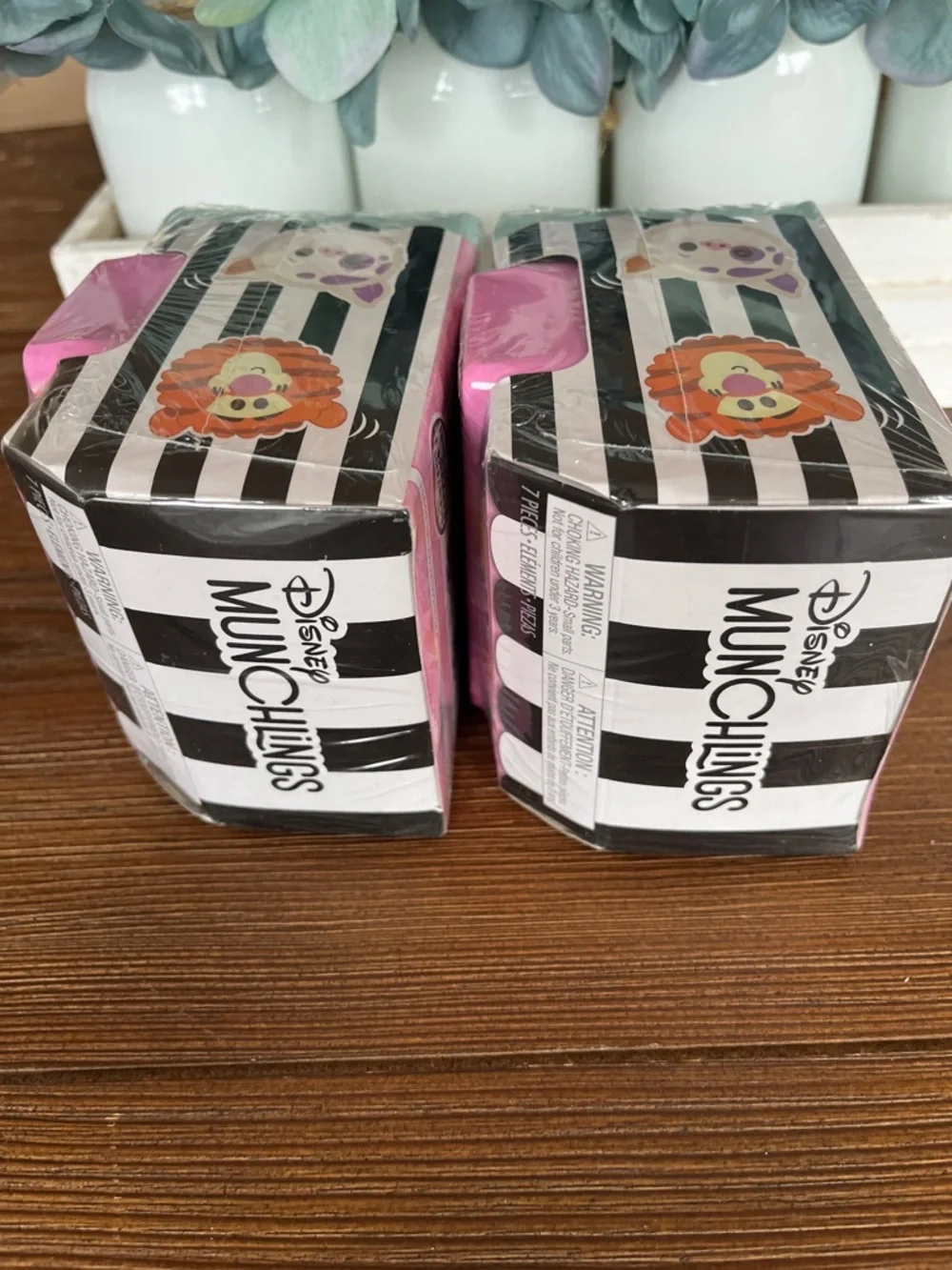 NWT Disney Munchlings Micro Munch Vending Machine Collectable Figures Set of 2